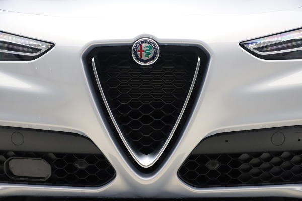 New 2020 Alfa Romeo Stelvio Ti Lusso Q4 for sale Sold at Bugatti of Greenwich in Greenwich CT 06830 13