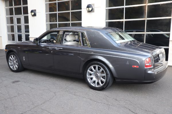 Used 2014 Rolls-Royce Phantom for sale Sold at Bugatti of Greenwich in Greenwich CT 06830 9