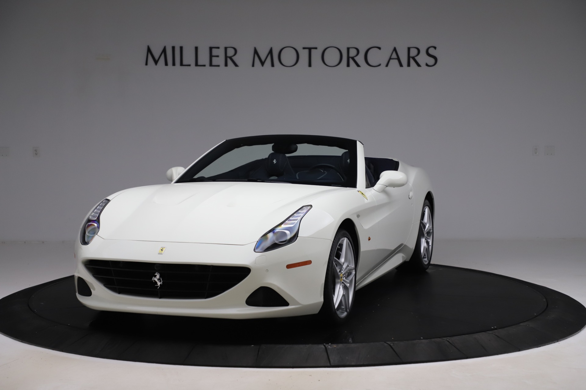 Used 2016 Ferrari California T for sale Sold at Bugatti of Greenwich in Greenwich CT 06830 1