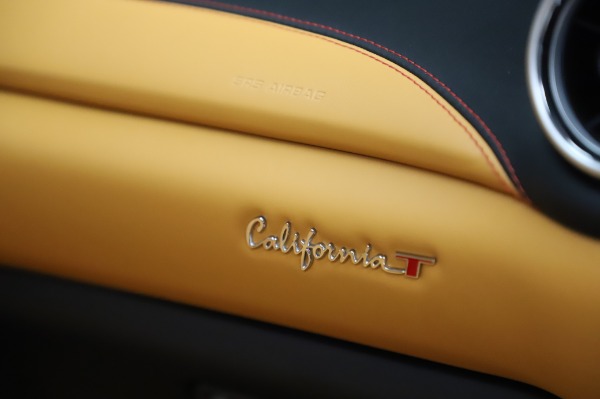 Used 2016 Ferrari California T for sale Sold at Bugatti of Greenwich in Greenwich CT 06830 28