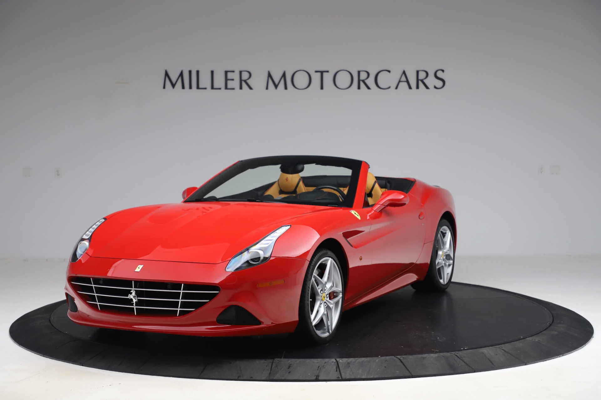 Used 2016 Ferrari California T for sale Sold at Bugatti of Greenwich in Greenwich CT 06830 1