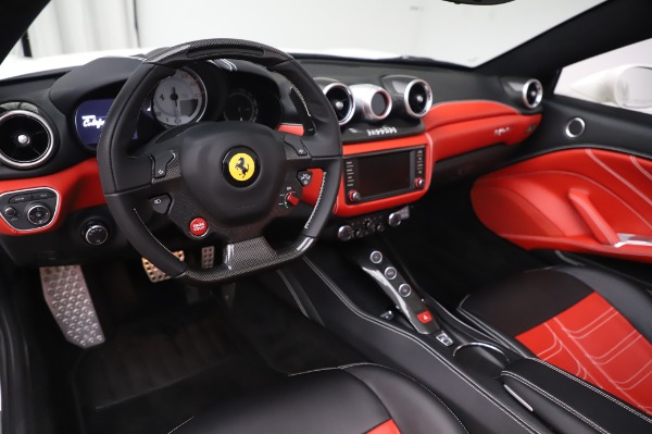 Used 2015 Ferrari California T for sale Sold at Bugatti of Greenwich in Greenwich CT 06830 15