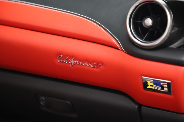 Used 2015 Ferrari California T for sale Sold at Bugatti of Greenwich in Greenwich CT 06830 26