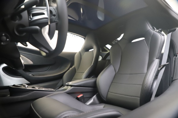 Used 2020 McLaren GT Luxe for sale Sold at Bugatti of Greenwich in Greenwich CT 06830 16