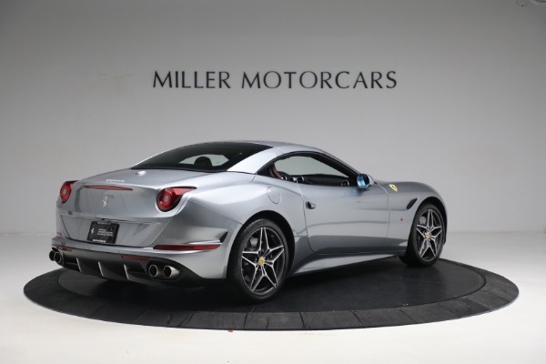 Used 2017 Ferrari California T for sale Sold at Bugatti of Greenwich in Greenwich CT 06830 16