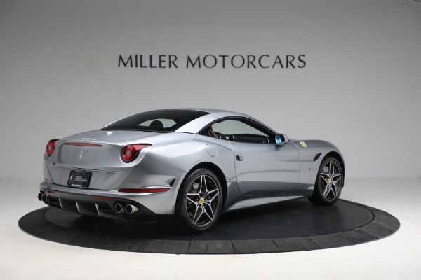 Used 2017 Ferrari California T for sale $144,900 at Bugatti of Greenwich in Greenwich CT 06830 16