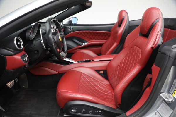Used 2017 Ferrari California T for sale $144,900 at Bugatti of Greenwich in Greenwich CT 06830 20