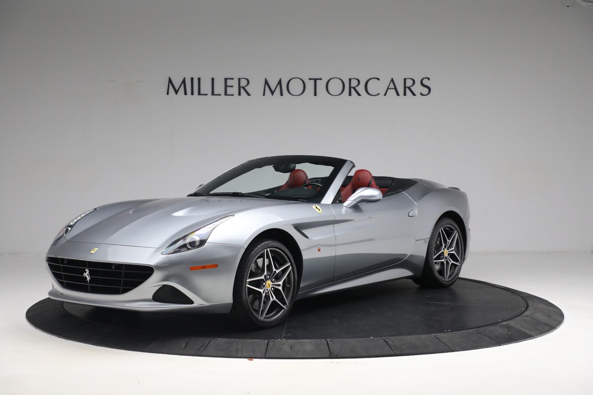 Used 2017 Ferrari California T for sale $144,900 at Bugatti of Greenwich in Greenwich CT 06830 1