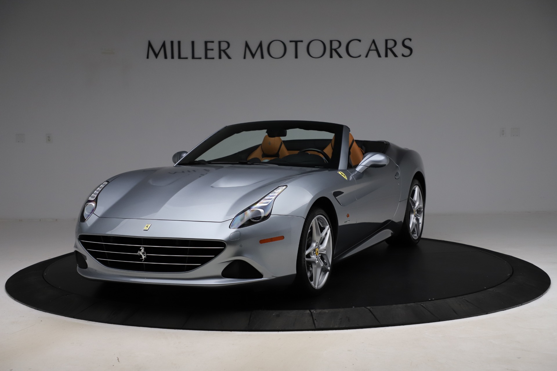 Used 2016 Ferrari California T for sale Sold at Bugatti of Greenwich in Greenwich CT 06830 1