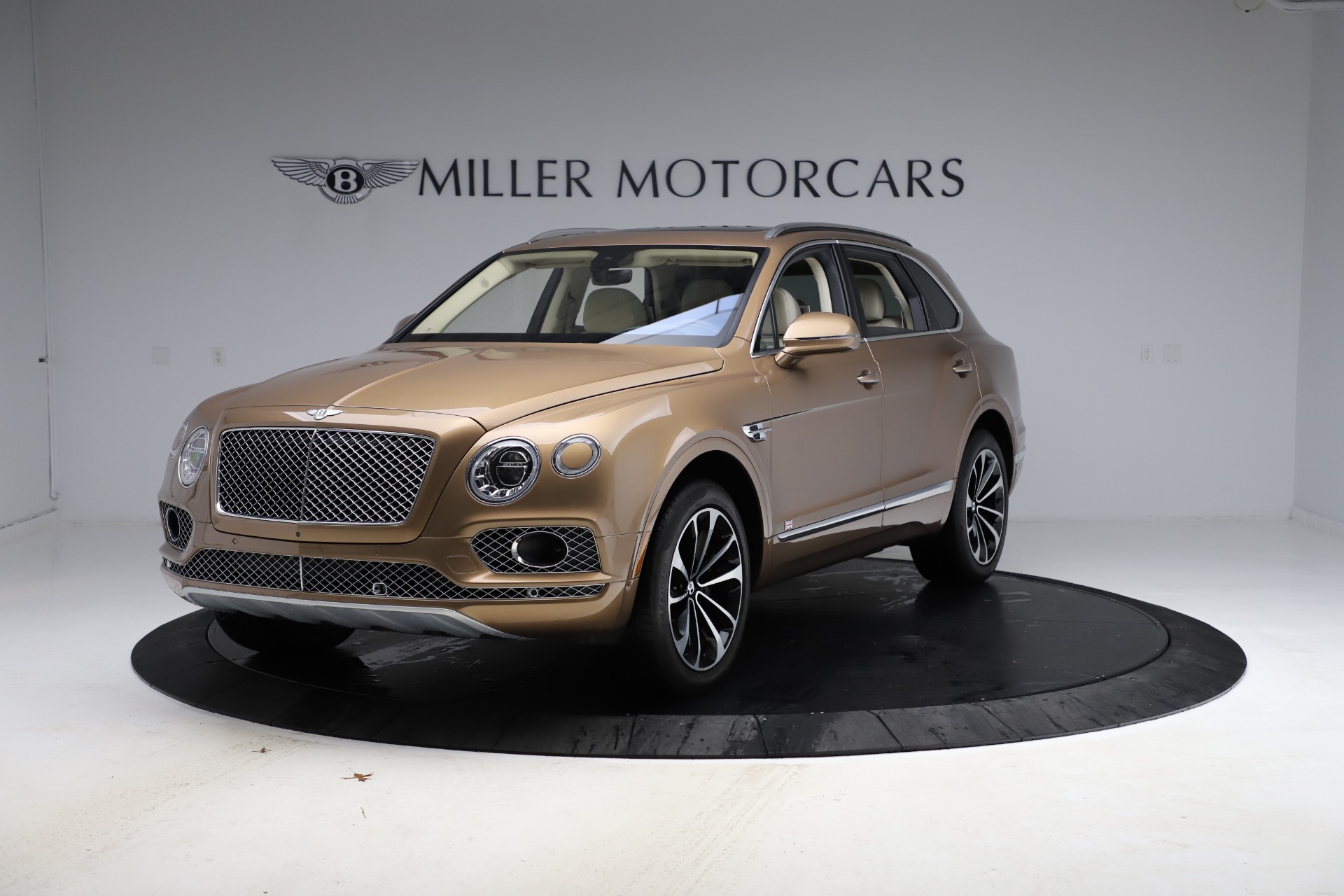 Used 2017 Bentley Bentayga W12 for sale Sold at Bugatti of Greenwich in Greenwich CT 06830 1