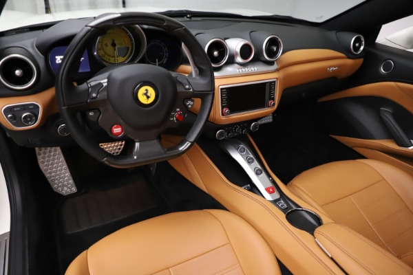 Used 2018 Ferrari California T for sale Sold at Bugatti of Greenwich in Greenwich CT 06830 17