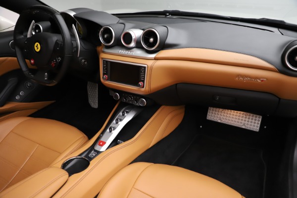 Used 2018 Ferrari California T for sale Sold at Bugatti of Greenwich in Greenwich CT 06830 23