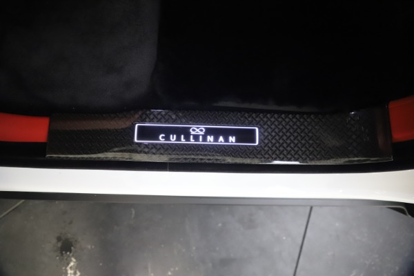 New 2021 Rolls-Royce Cullinan Black Badge for sale Sold at Bugatti of Greenwich in Greenwich CT 06830 23