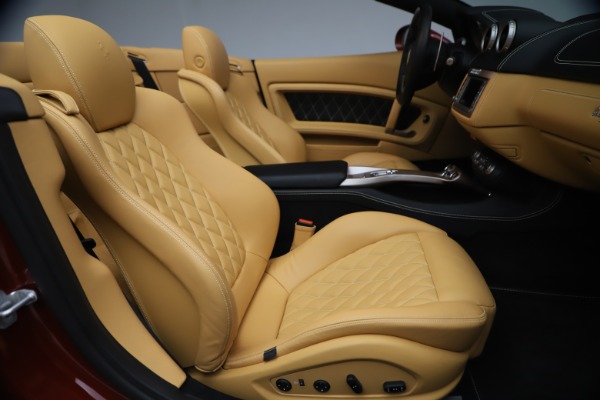 Used 2014 Ferrari California 30 for sale Sold at Bugatti of Greenwich in Greenwich CT 06830 25