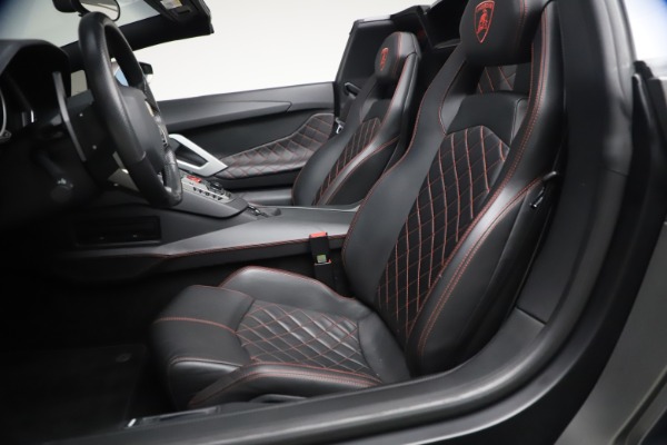 Used 2015 Lamborghini Aventador Roadster LP 700-4 for sale $349,900 at Bugatti of Greenwich in Greenwich CT 06830 21