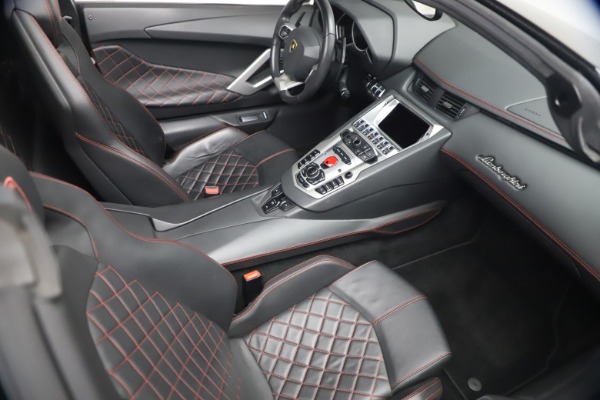 Used 2015 Lamborghini Aventador Roadster LP 700-4 for sale $349,900 at Bugatti of Greenwich in Greenwich CT 06830 25