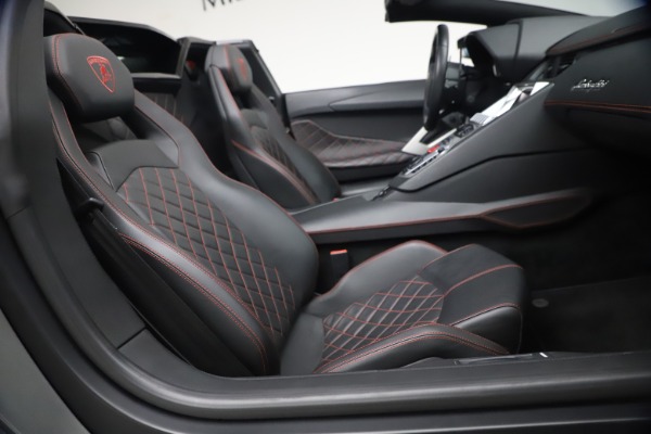 Used 2015 Lamborghini Aventador Roadster LP 700-4 for sale $349,900 at Bugatti of Greenwich in Greenwich CT 06830 27