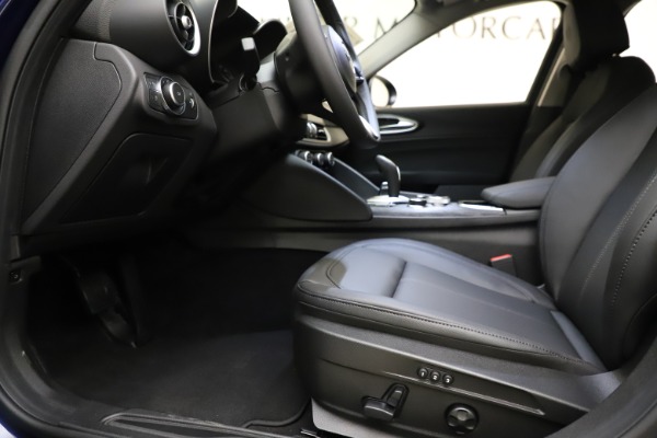 New 2021 Alfa Romeo Giulia Q4 for sale $46,800 at Bugatti of Greenwich in Greenwich CT 06830 14