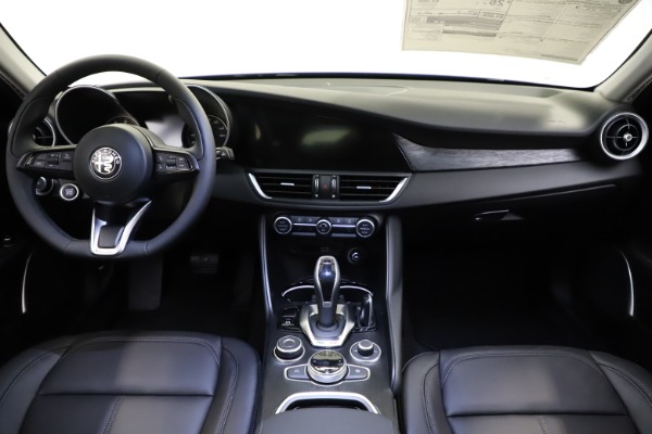 New 2021 Alfa Romeo Giulia Q4 for sale $46,800 at Bugatti of Greenwich in Greenwich CT 06830 16