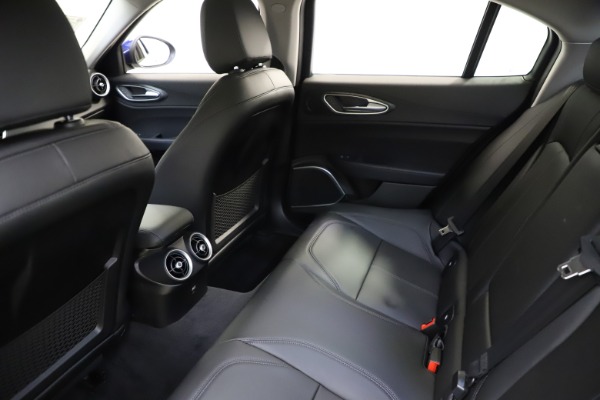 New 2021 Alfa Romeo Giulia Q4 for sale $46,800 at Bugatti of Greenwich in Greenwich CT 06830 19