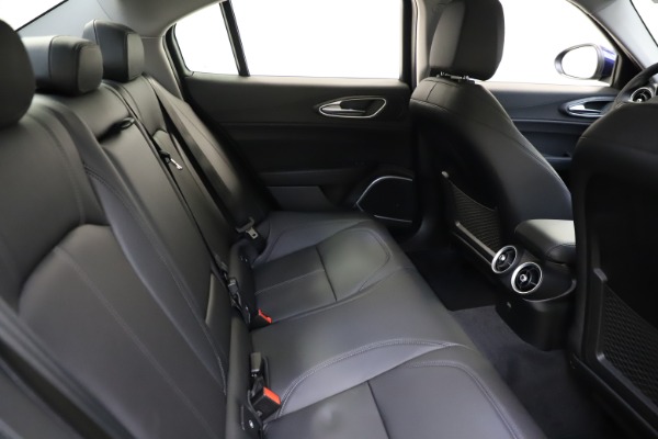 New 2021 Alfa Romeo Giulia Q4 for sale $46,800 at Bugatti of Greenwich in Greenwich CT 06830 27