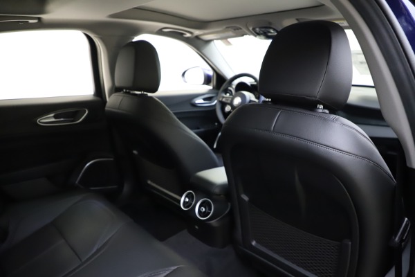 New 2021 Alfa Romeo Giulia Q4 for sale $46,800 at Bugatti of Greenwich in Greenwich CT 06830 28