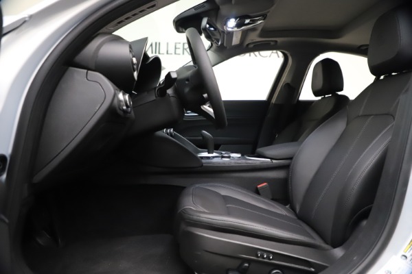 New 2021 Alfa Romeo Giulia Q4 for sale $46,490 at Bugatti of Greenwich in Greenwich CT 06830 14