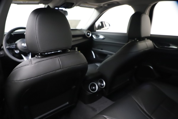 New 2021 Alfa Romeo Giulia Q4 for sale $46,490 at Bugatti of Greenwich in Greenwich CT 06830 20