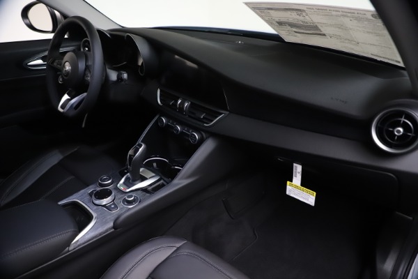 New 2021 Alfa Romeo Giulia Q4 for sale $46,490 at Bugatti of Greenwich in Greenwich CT 06830 22