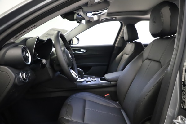New 2021 Alfa Romeo Giulia Q4 for sale $47,085 at Bugatti of Greenwich in Greenwich CT 06830 13
