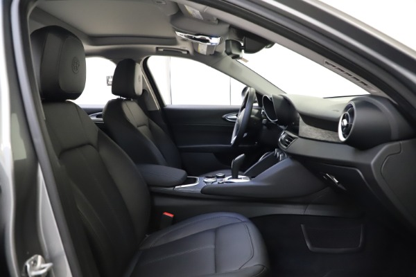 New 2021 Alfa Romeo Giulia Q4 for sale $47,085 at Bugatti of Greenwich in Greenwich CT 06830 17