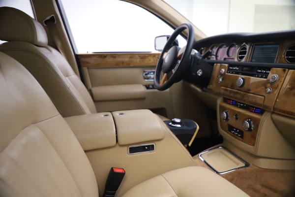 Used 2006 Rolls-Royce Phantom for sale Sold at Bugatti of Greenwich in Greenwich CT 06830 21