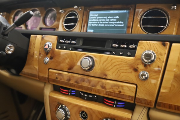 Used 2006 Rolls-Royce Phantom for sale $109,900 at Bugatti of Greenwich in Greenwich CT 06830 25