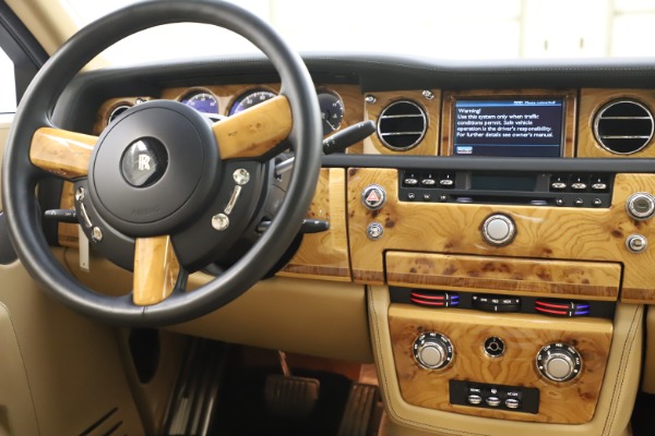 Used 2006 Rolls-Royce Phantom for sale Sold at Bugatti of Greenwich in Greenwich CT 06830 27