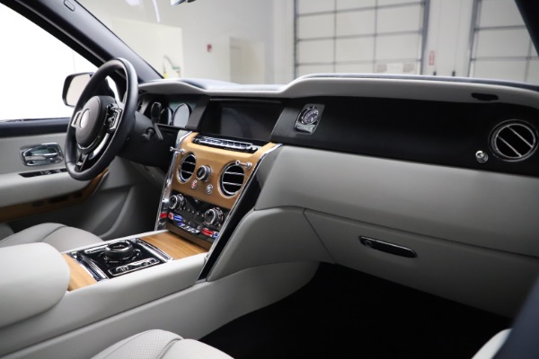 Used 2019 Rolls-Royce Cullinan for sale $349,900 at Bugatti of Greenwich in Greenwich CT 06830 14