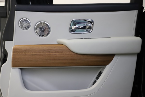 Used 2019 Rolls-Royce Cullinan for sale $349,900 at Bugatti of Greenwich in Greenwich CT 06830 21