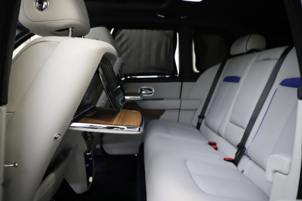 Used 2019 Rolls-Royce Cullinan for sale $349,900 at Bugatti of Greenwich in Greenwich CT 06830 27
