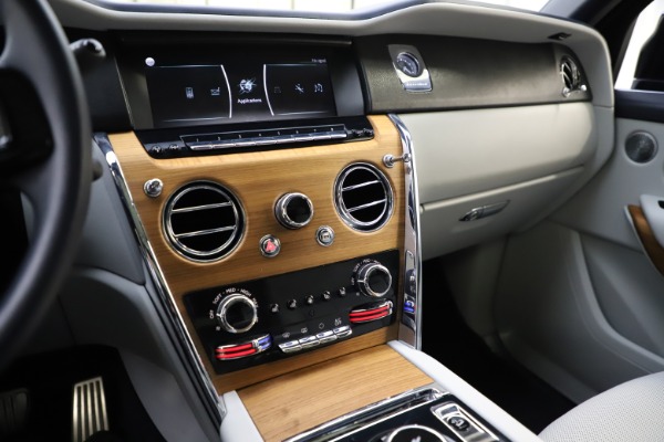 Used 2019 Rolls-Royce Cullinan for sale Sold at Bugatti of Greenwich in Greenwich CT 06830 28