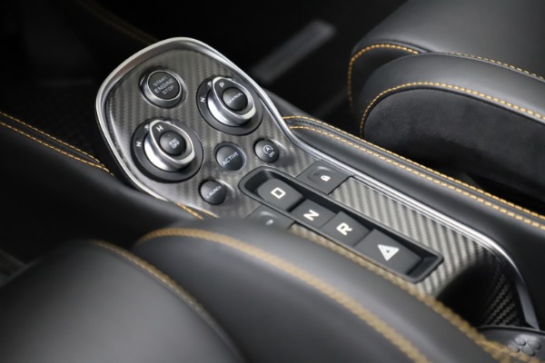 Used 2019 McLaren 600LT for sale $234,900 at Bugatti of Greenwich in Greenwich CT 06830 17