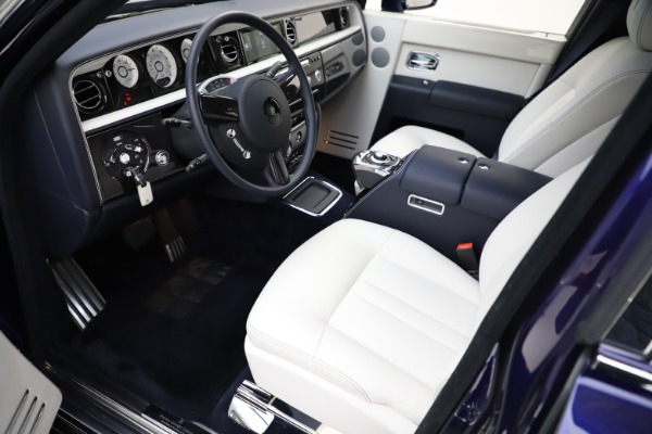 Used 2016 Rolls-Royce Phantom EWB for sale Sold at Bugatti of Greenwich in Greenwich CT 06830 11