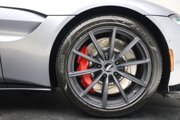 Used 2021 Aston Martin Vantage Roadster for sale $139,900 at Bugatti of Greenwich in Greenwich CT 06830 28