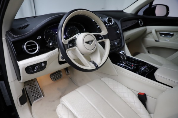 Used 2018 Bentley Bentayga W12 Signature for sale Sold at Bugatti of Greenwich in Greenwich CT 06830 18