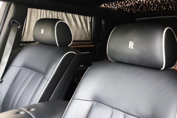 Used 2015 Rolls-Royce Phantom EWB for sale Sold at Bugatti of Greenwich in Greenwich CT 06830 10
