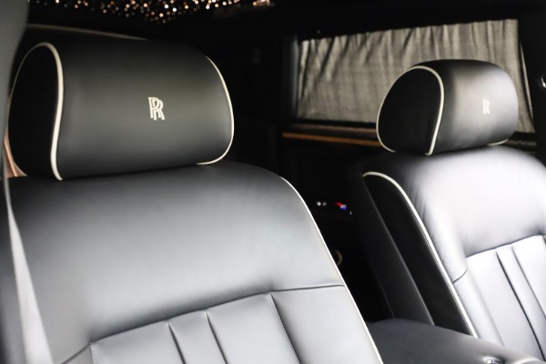 Used 2015 Rolls-Royce Phantom EWB for sale Sold at Bugatti of Greenwich in Greenwich CT 06830 11