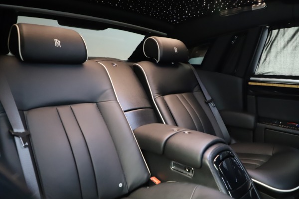 Used 2015 Rolls-Royce Phantom EWB for sale Sold at Bugatti of Greenwich in Greenwich CT 06830 15