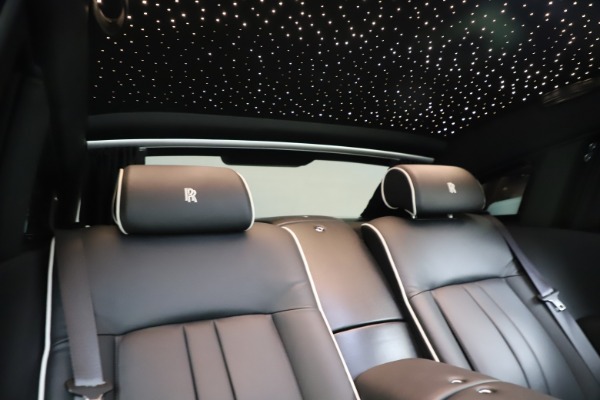 Used 2015 Rolls-Royce Phantom EWB for sale Sold at Bugatti of Greenwich in Greenwich CT 06830 25