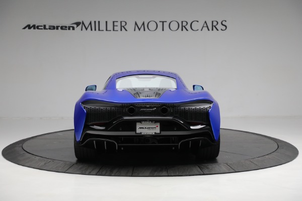 New 2023 McLaren Artura for sale $277,250 at Bugatti of Greenwich in Greenwich CT 06830 5