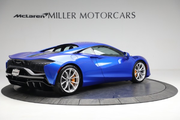 New 2023 McLaren Artura for sale $277,250 at Bugatti of Greenwich in Greenwich CT 06830 7