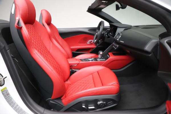 Used 2018 Audi R8 Spyder for sale Sold at Bugatti of Greenwich in Greenwich CT 06830 22