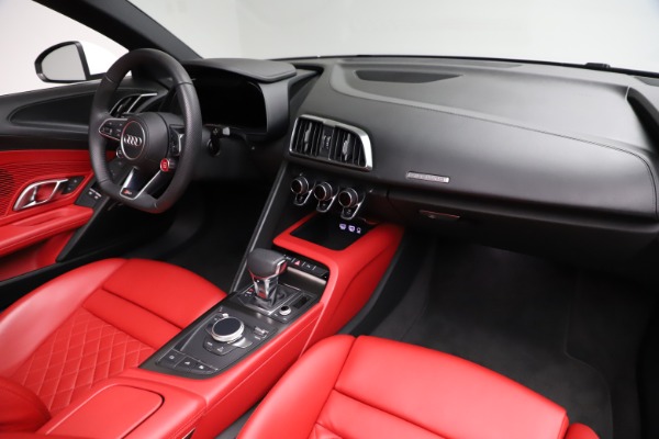 Used 2018 Audi R8 Spyder for sale Sold at Bugatti of Greenwich in Greenwich CT 06830 25